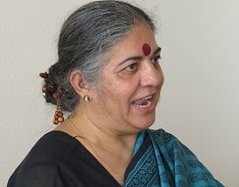 Vandana Shiva à l'Université d'été de la solidarité internationale, juillet 2014