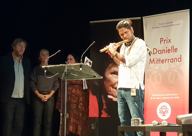 Prix Danielle Mitterrand 2018 Geovani Krenak - flute
